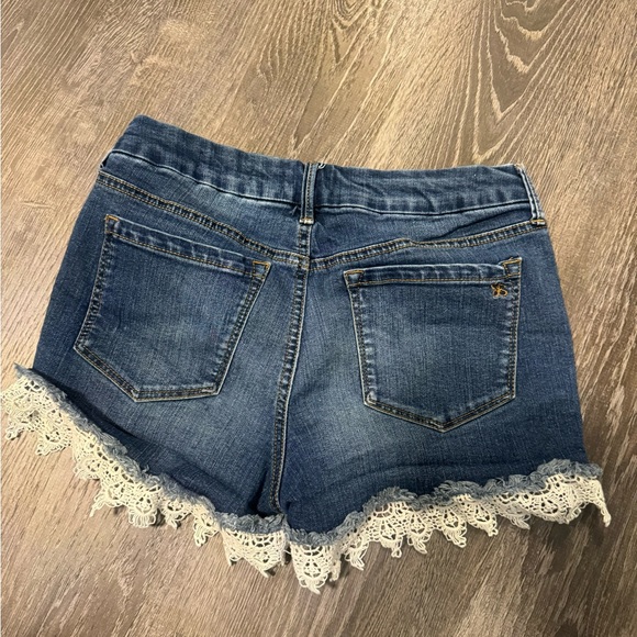 Jessica Simpson lace shorts - Picture 2 of 6